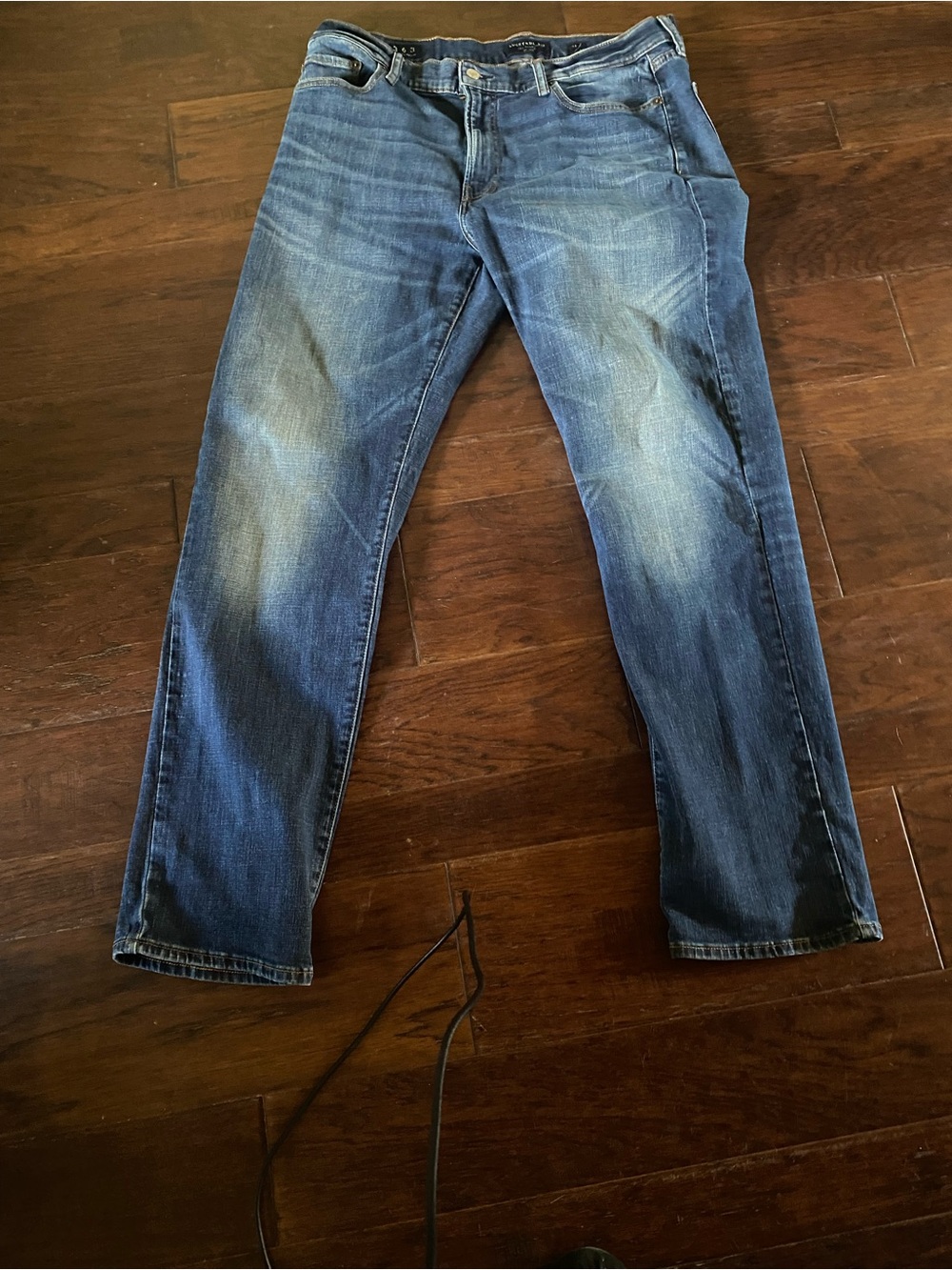 Lucky Brand Men’s Straight Leg Faded Blue Jeans